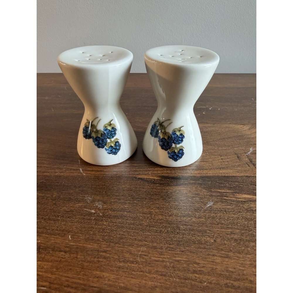 Iroquois Blue Vineyard By Ben Seibel Set Of 2 Tall Shakers Fruit Flowers Berry